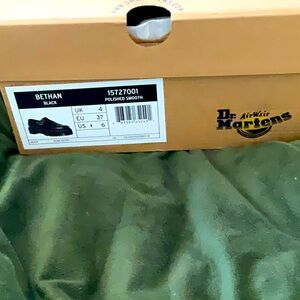 Dr. Martens // Bethan Polished Smooth Leather Platform Shoes 6 NIB🖤🖤🖤